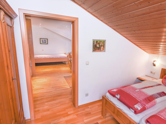Bedroom 2, Ferienwohnung in den Ruhpolder Bergen, Traunstein