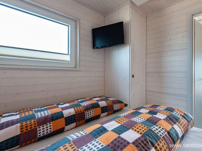 Bedroom, Houseboat Harmony