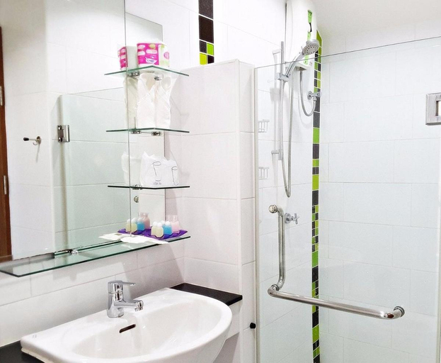 Bathroom 3, Bangkok grand resort, Bang Sao Thong