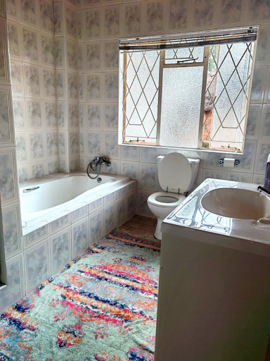 Bathroom 4, Sun and Stars, Ekurhuleni