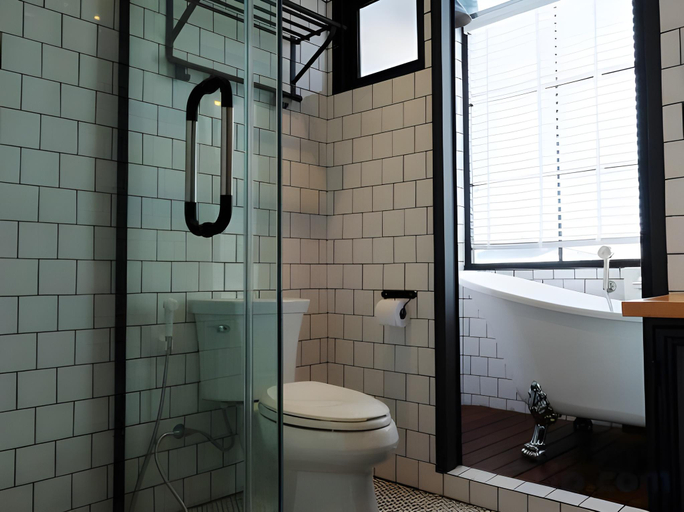 Bathroom 4, Iron32 Hotel, Muang Chiang Mai
