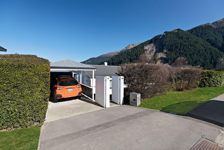 Exterior & Views