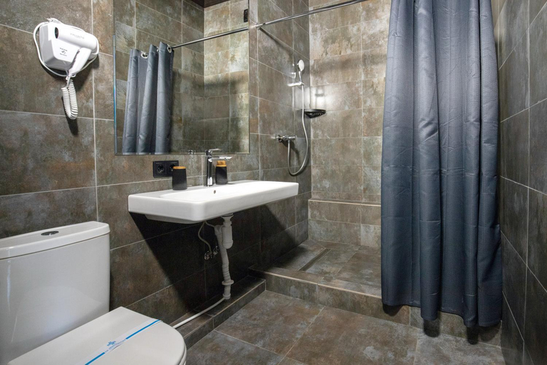 Bathroom 3, Sosnovel, Vyshhorods'kyi
