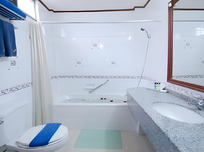 Bathroom 4, S Lodge Pattaya, Pattaya