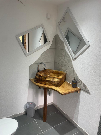 Bathroom 3, Krupajsko vrelo, Žagubica
