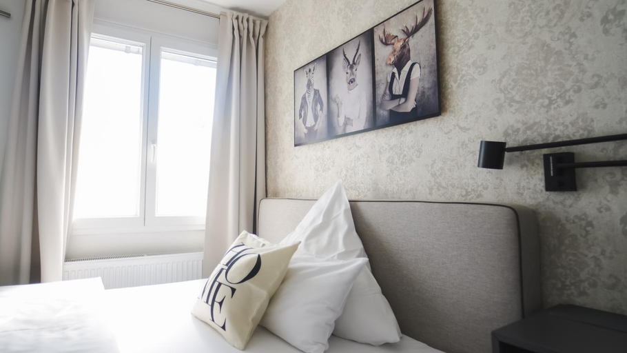 Bedroom 3, Hotel Konig, Remscheid