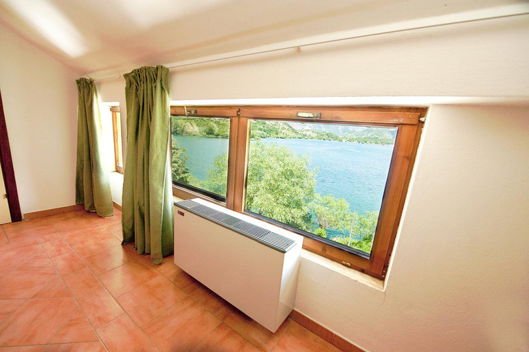 Others 5, Hotel Acquevive, L'Aquila