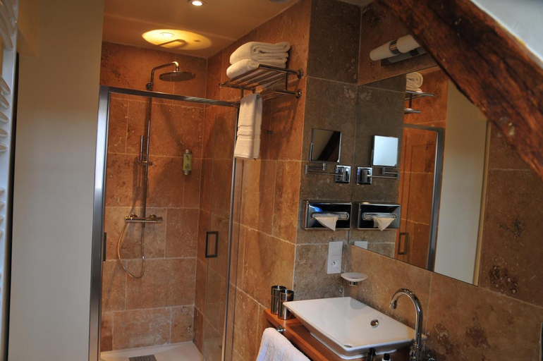 Bathroom 4, Les Glycines Vezelay, Yonne