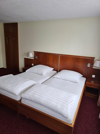 Bedroom 2, Hotel Landgasthof Pressel, Nordsachsen