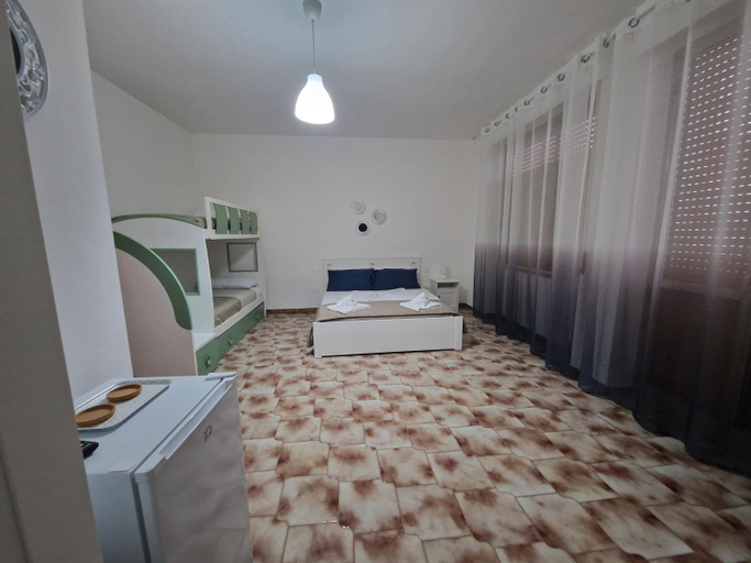 Others 5, Cosy Corner, Chieti