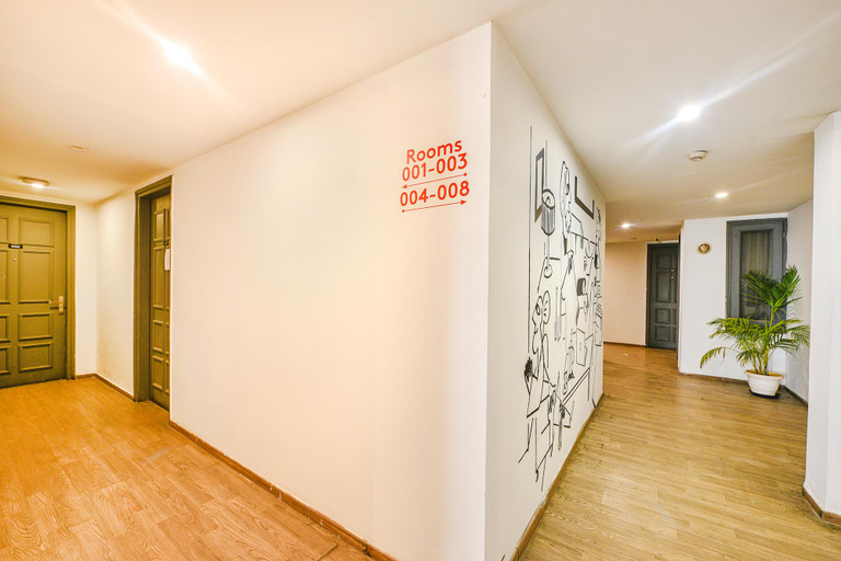 Public Area 2, FabHotel Comfort Residency I - Nr. Artemis Hospital Gurgaon, Gurgaon