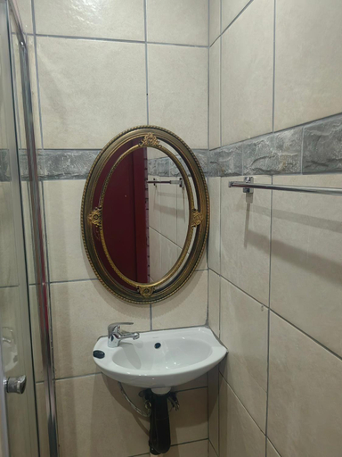 Bathroom 2, Good and Proper Guest Lodge, Sedibeng
