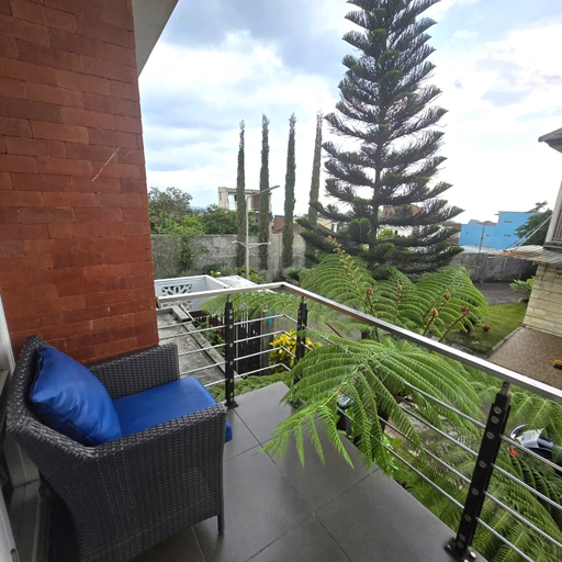 Others 5, Villa Ahsan, Malang