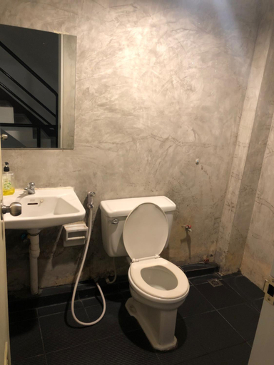Bathroom 4, Monkey Toe Guesthouse, Muang Chiang Mai