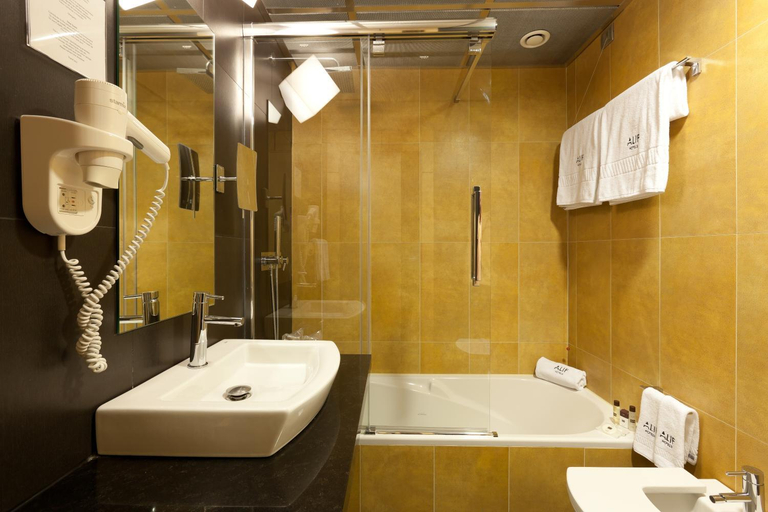 Bathroom 4, Alif Avenidas, Lisbon