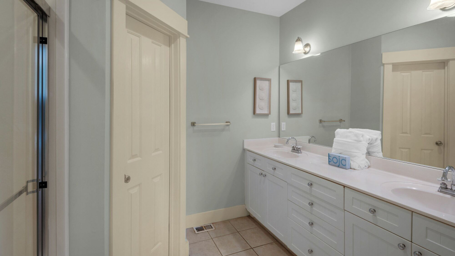 Bathroom 3, Grand Isle, Walton