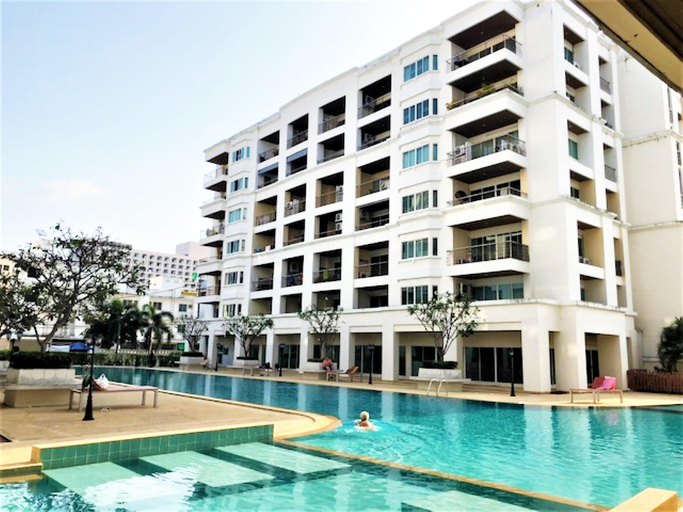 Sport & Beauty 4, Platinum Suites, Thepprasit Road - large top floor studio, Pattaya