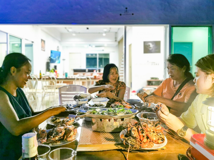 Food & Drinks 5, Thepprasit Cosy, Pattaya