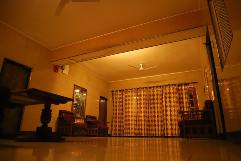 Public Area 2, Goroomgo Asha Lucknow, Lucknow