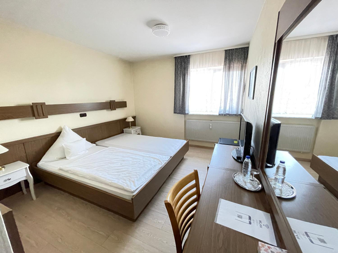 Bedroom 4, Hotel Princess, Main-Kinzig-Kreis