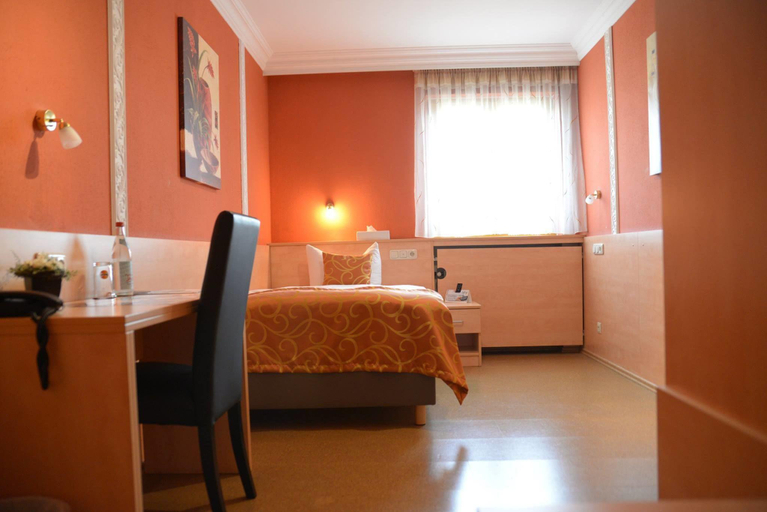 Bedroom 3, Hotel Grabinger, Schwandorf