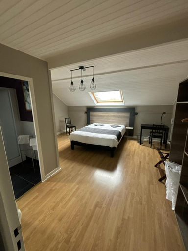 Bedroom 2, Logis Hotel & Restaurant Le Parcey, Jura