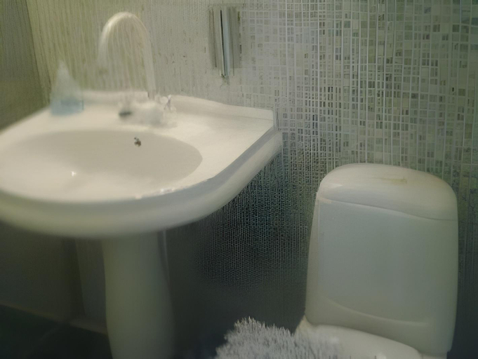 Bathroom 3, Bridget Inn, Finland Proper