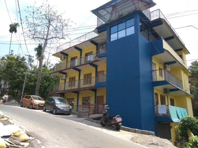 Exterior & Views