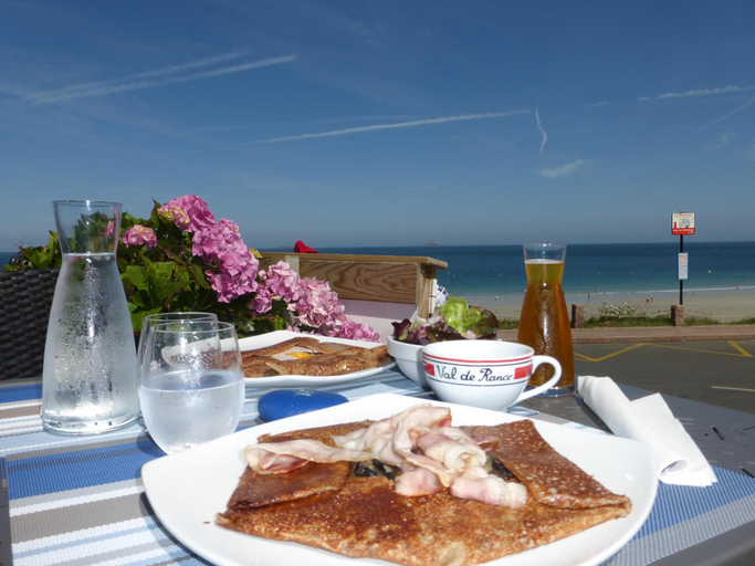 Food & Drinks 5, Apartment in Saint Cast near 7 Beaches, Côtes-d'Armor