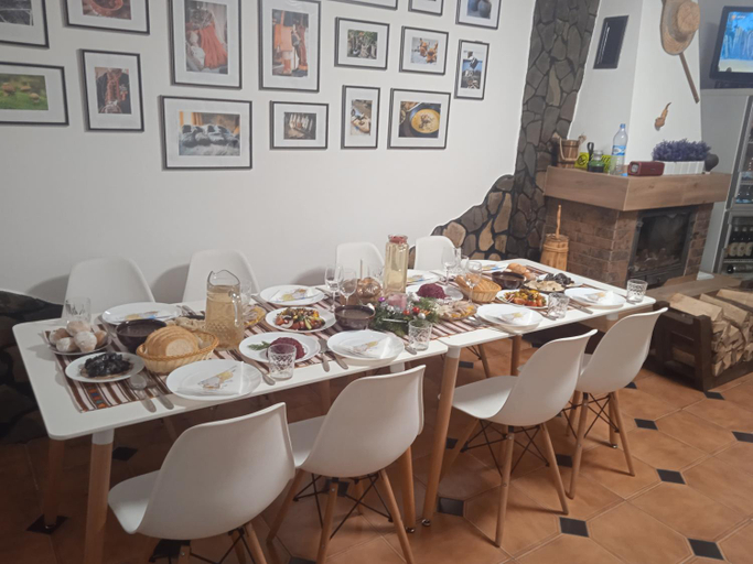 Food & Drinks 4, На березі Черемошу, Verkhovyns'kyi