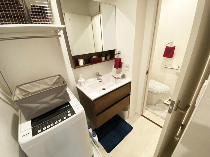 Bathroom 3, Skytree & Asakusa in front! Newly built clean apt!, Sumida