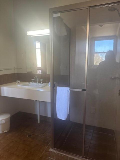 Bathroom 4, Duntryleague, Orange