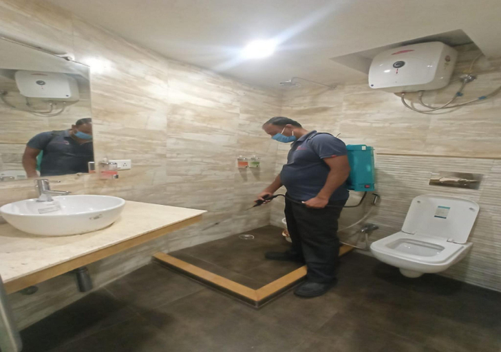 Bathroom 5, Hotel Aafreen, Kolkata