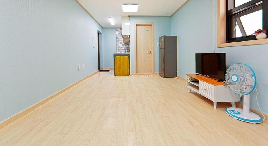 Bedroom 2, Daecheon Ttobagi Pension, Boryeong