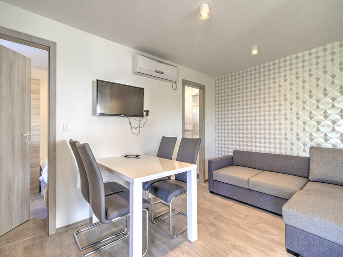 Others 5, Mobile Home in Banjole near Beach  Pool, Medulin