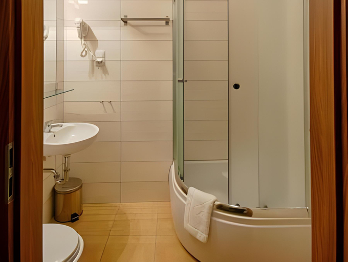 Bathroom 4, Yarden Hotel by Artery Hotels, Kraków City