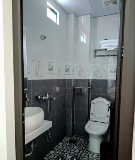 Bathroom 3, Kiên Bin Đồng Văn Hotel, Đồng Văn