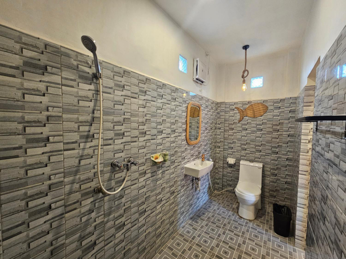 Bathroom 3, Risna Homestay, Klungkung