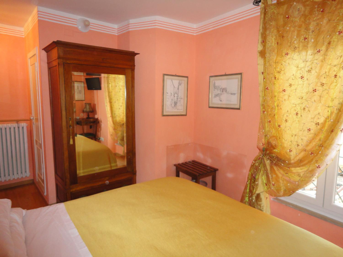 Others 3, Hotel Morlacchi, Perugia