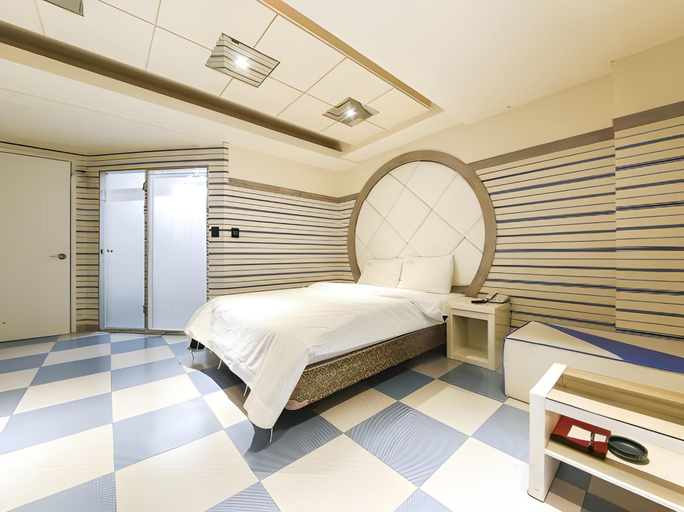 Bedroom 3, Regency Hotel, Seongnam