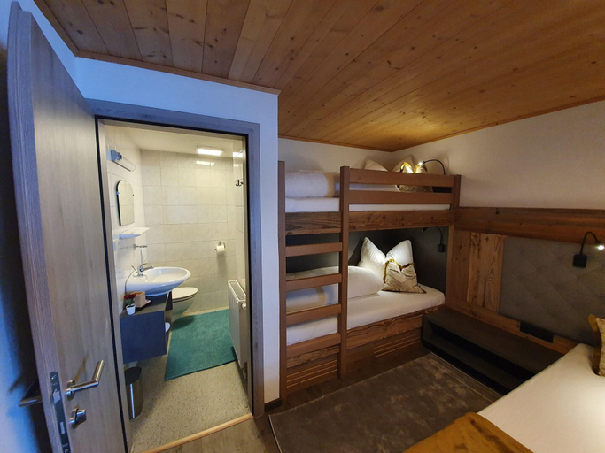 Bedroom 2, Apartment in Kaltenbach near Ski Lift, Schwaz