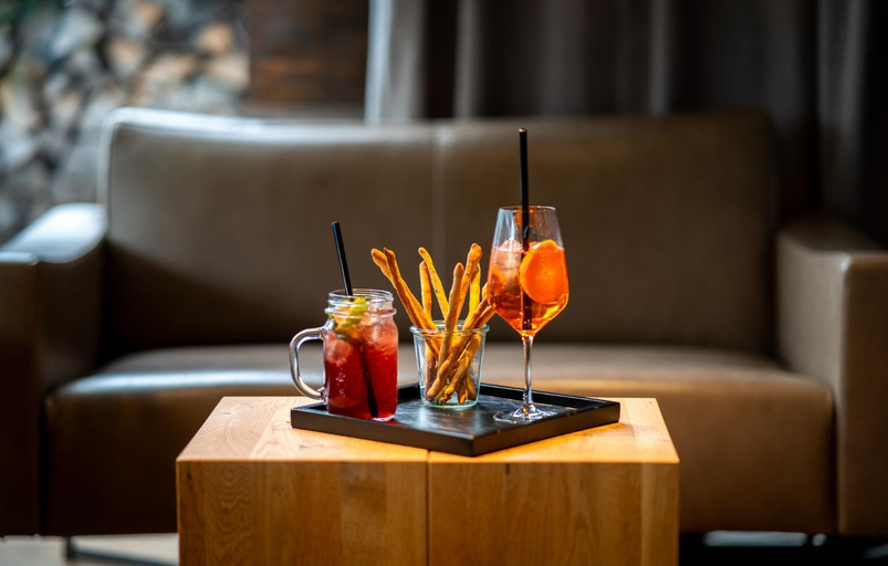 Food & Drinks 5, Hotel Artist, Biel