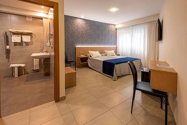 Bedroom 3, Hotel Montemar *** Superior, Pontevedra