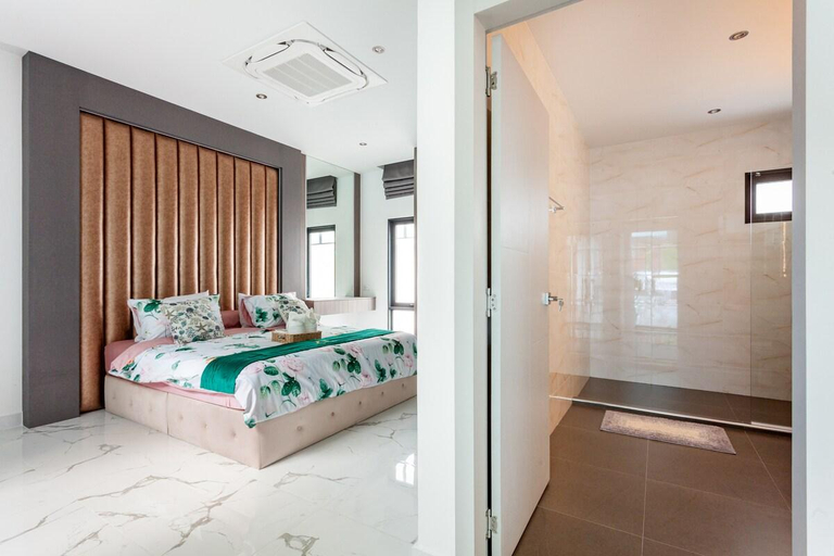 Bedroom 2, Astro Deluxe: 4 Bedrooms Villa, Bang Lamung
