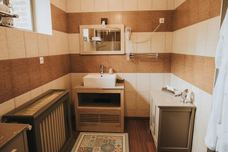 Bathroom 4, Hotel Le Moulin D'Artres, Nord