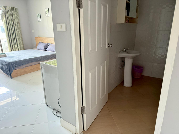 Bedroom 2, Emerald Hotel, Pattaya