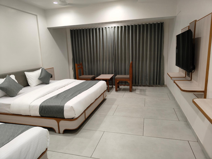 Bedroom 2, Hotel Kozar, Ahmadabad