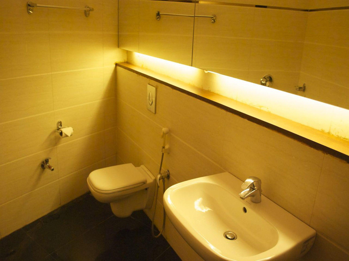 Bathroom 5, Charans Club & Resorts Pvt. Ltd., Lucknow