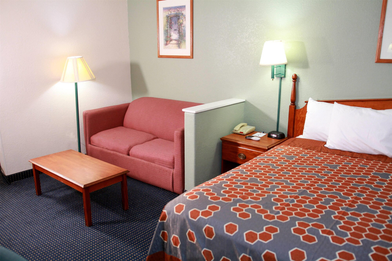 Bedroom 3, Travelodge by Wyndham Guymon, Texas