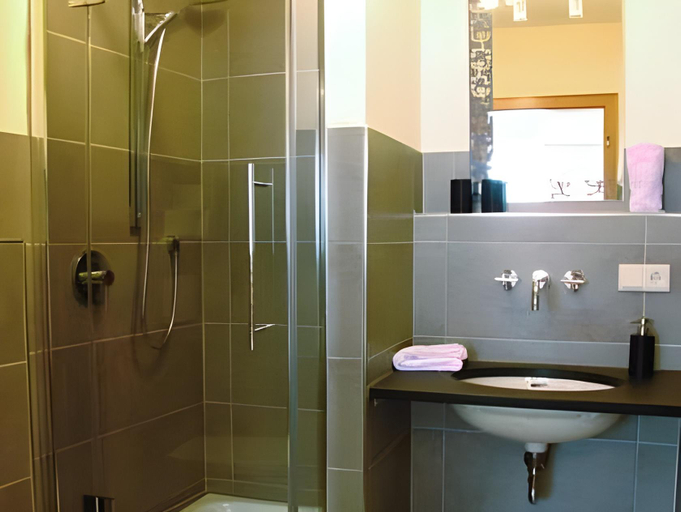 Bathroom 3, Steinbergs Wildewiese NaturHotel, Hochsauerlandkreis